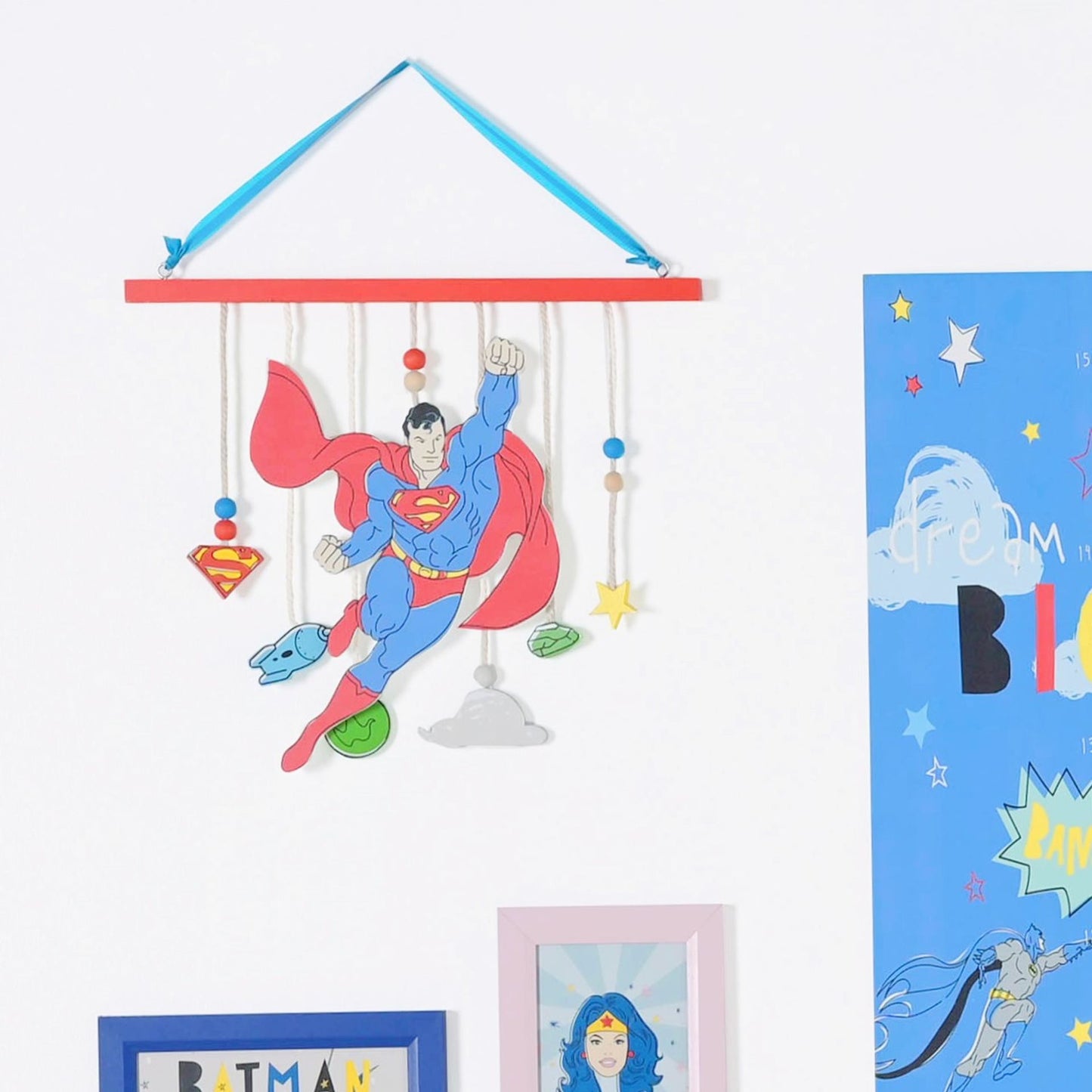 SUPERMAN HANGING WALL ART